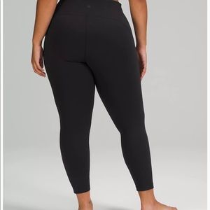 Lululemon instill tight “25, black